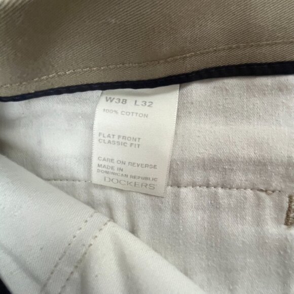 Dockers Khaki Tan Pants Slacks ((size W38 L32)) - Picture 7 of 7